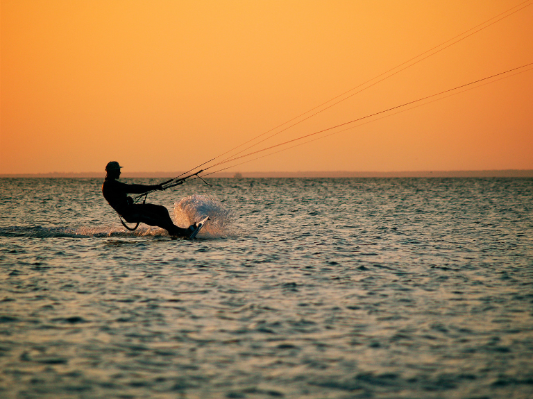 kitesurfing-silver-sands-beach-hotel
