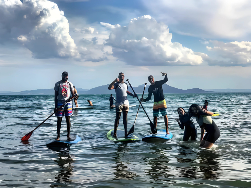 Sidi-Bou-Said-paddleboarding