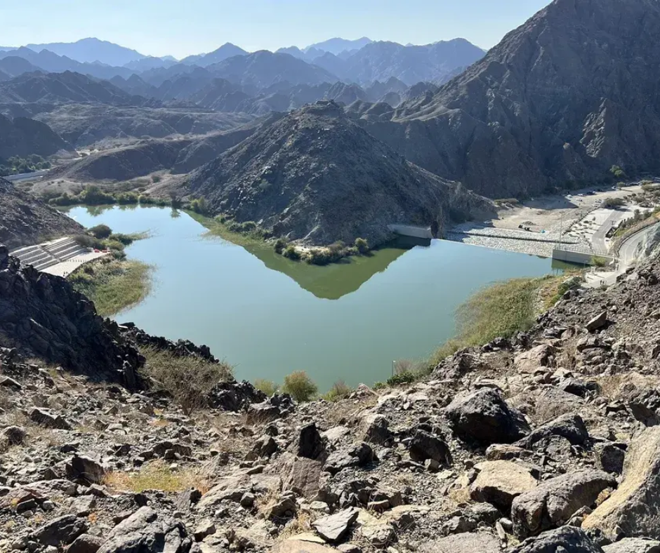 Dam-trail-wadi-shawka-uae