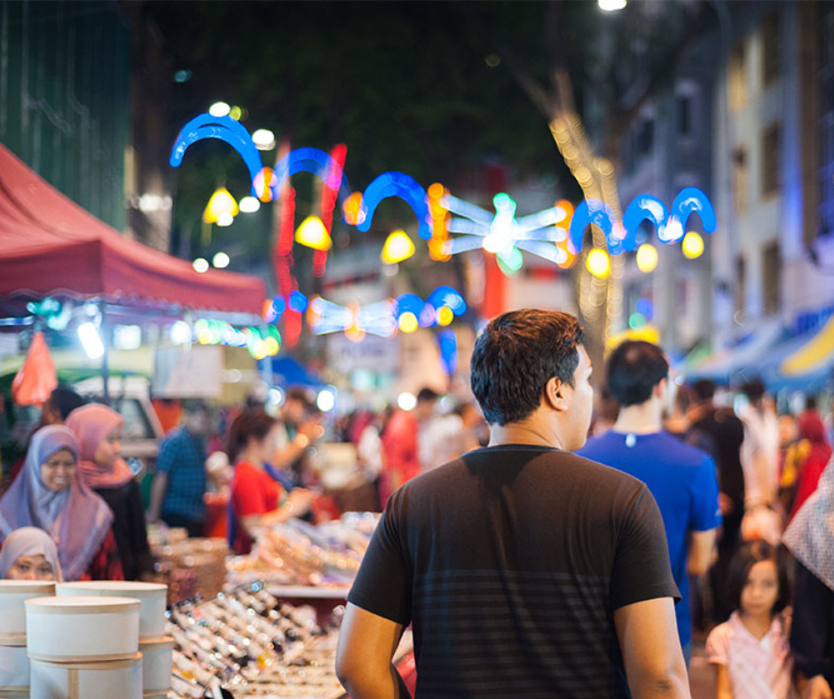 street-food-sharjah-at-night