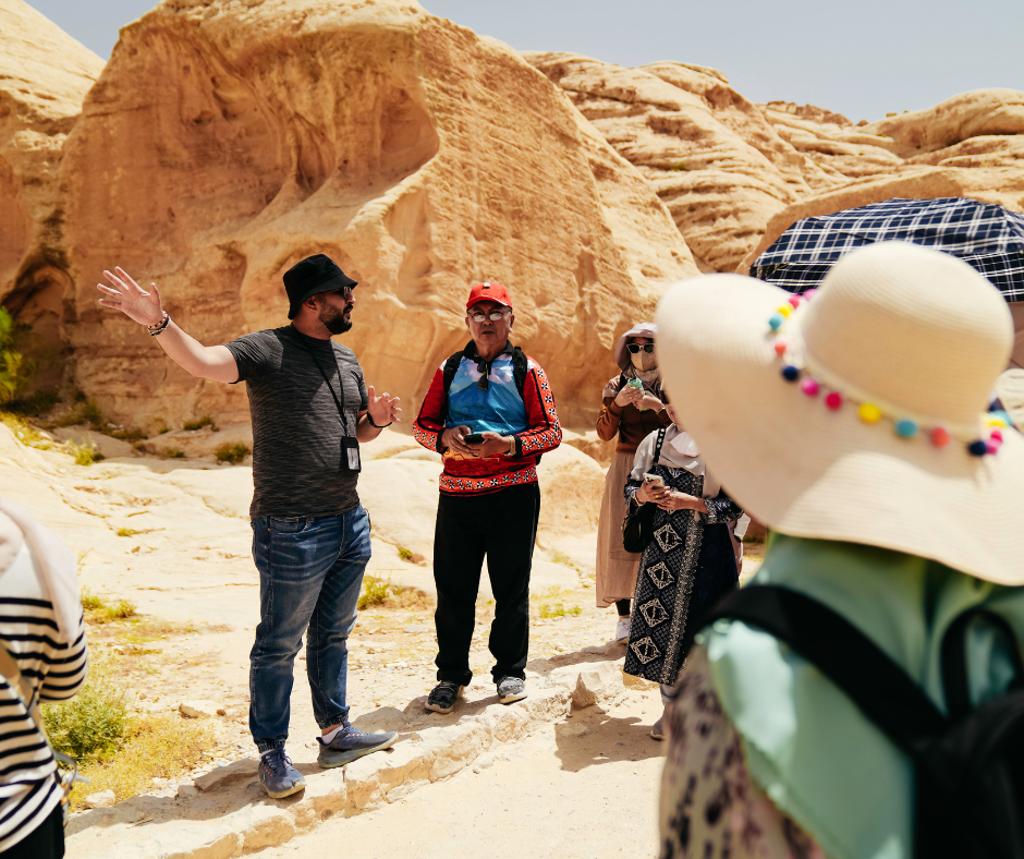 tour-guides-tipping-in-saudi