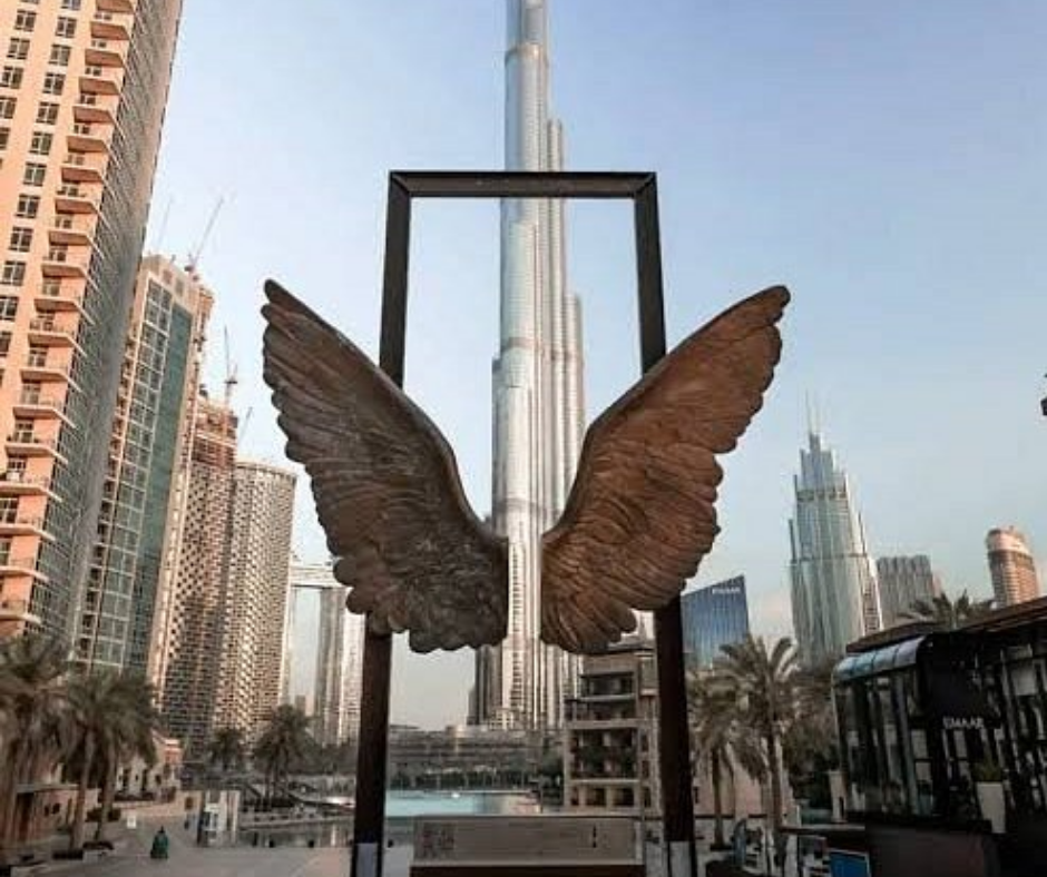 Burj-khalifa-through-wings-of-mexico