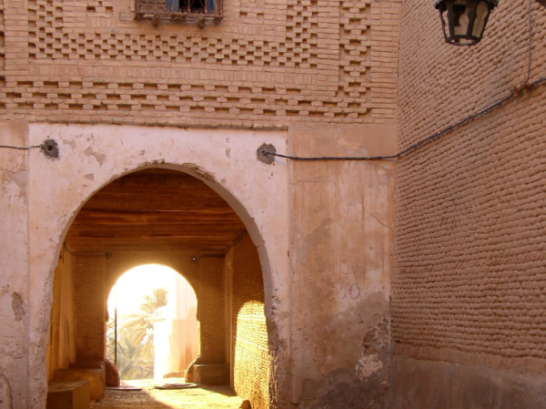 Uncover Tozeur's Hidden Treasures on a Guided Walking Tour