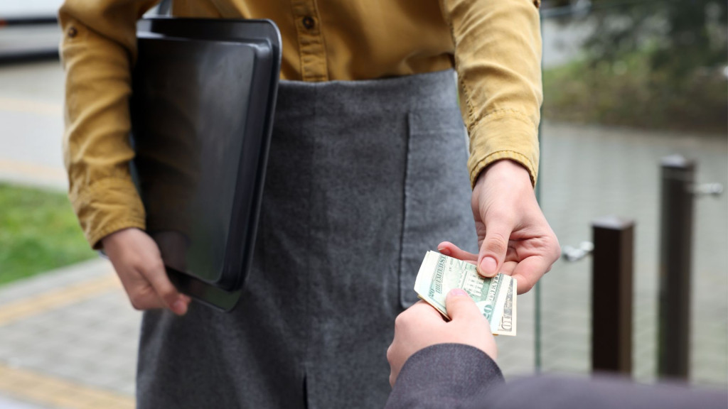All You Need To Know About Tipping in Tunisia