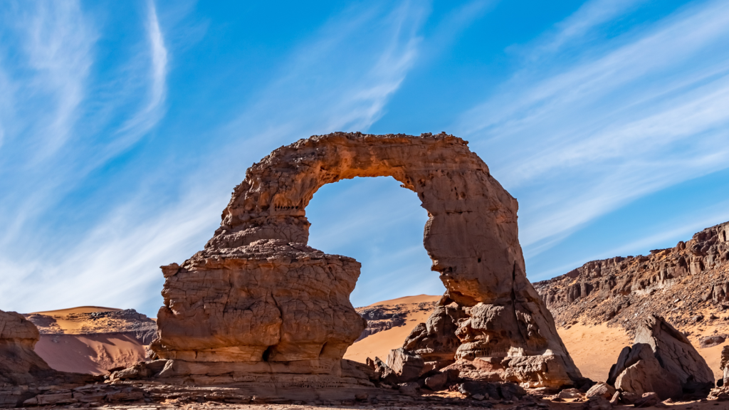 Algerian Sahara Travel Guide: Routes, Visas & Safety Tips