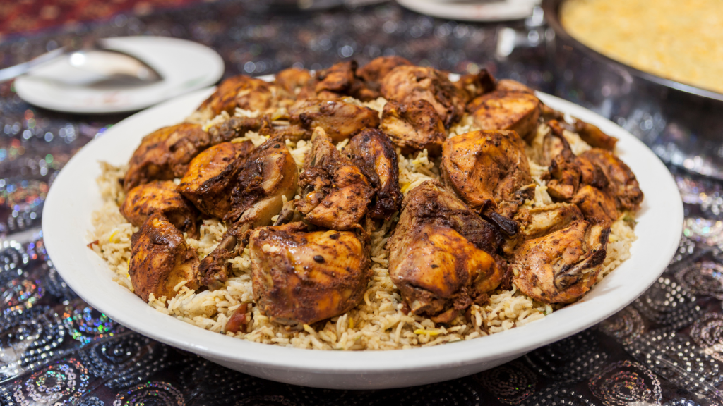 Emirati Food Guide: Traditional Dishes & Dining Etiquette